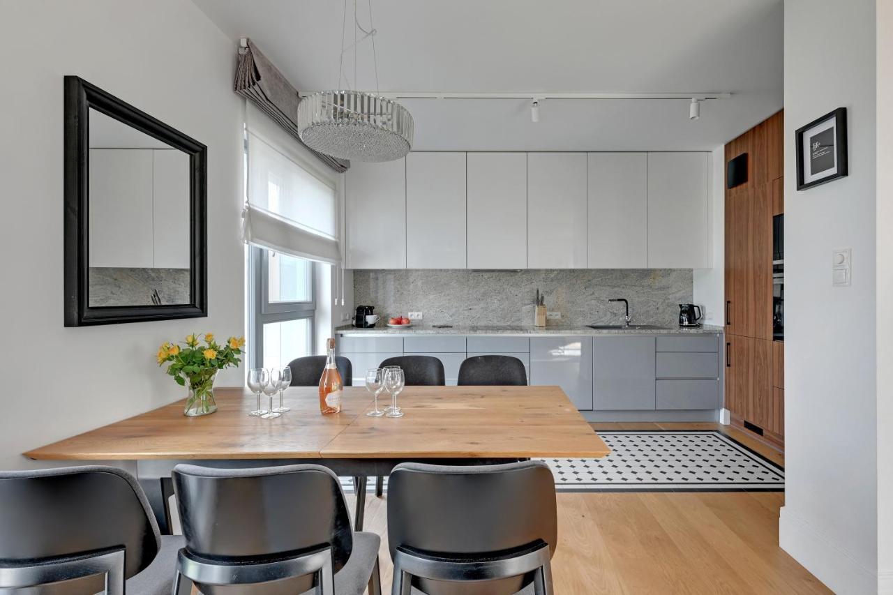 Seaside Mansion - Nadmorze Apartment Gdansk Bagian luar foto